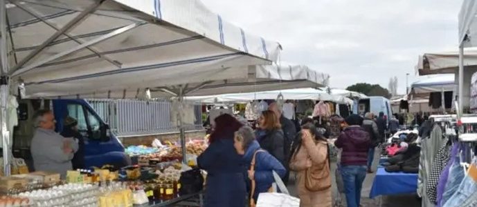 Bolkestein, due pesi e due misure: Pd pro ambulanti contro il M5S ma tace sui balneari Bolkestein, due pesi e due misure: Pd pro ambulanti contro il M5S ma tace sui balneari