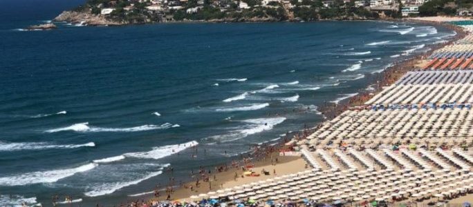 Turismo, Federbalneari:”Nel 2021 il 69% degli italiani ha scelto la vacanza al mare”